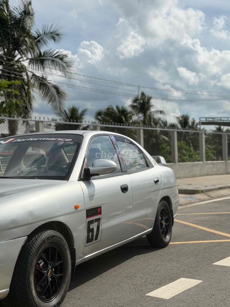 Daewoo Nubira - ảnh 1