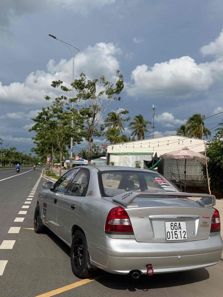 Daewoo Nubira - ảnh 2