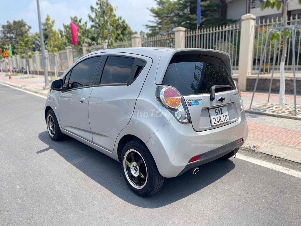 Chevrolet Spark - ảnh 2