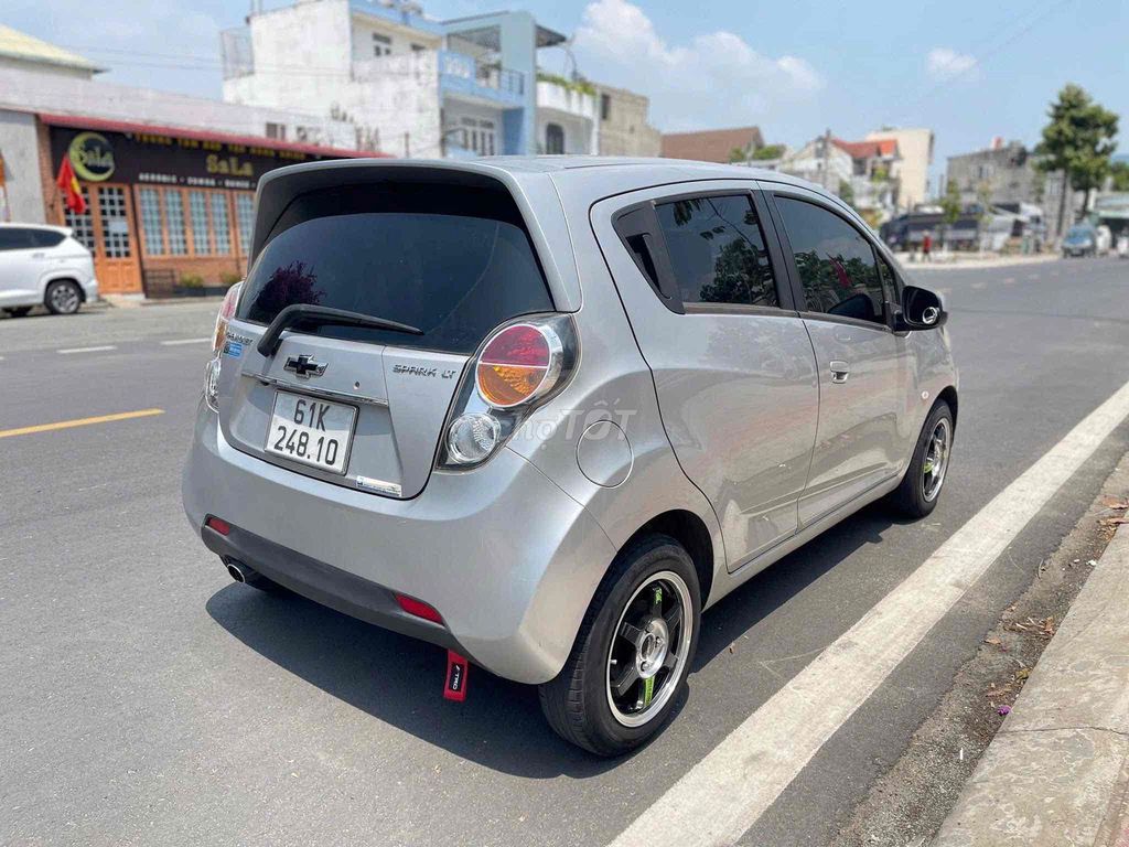 Chevrolet Spark - ảnh 3