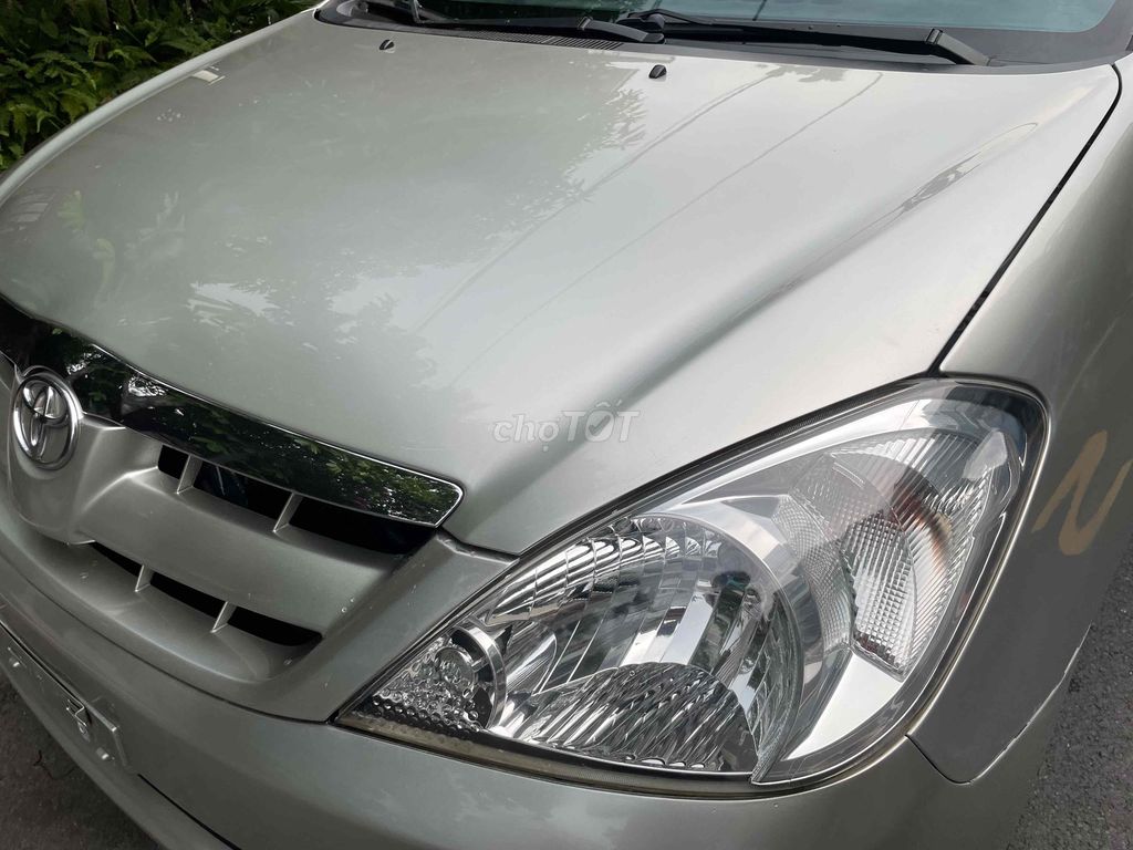 Toyota Innova - ảnh 5