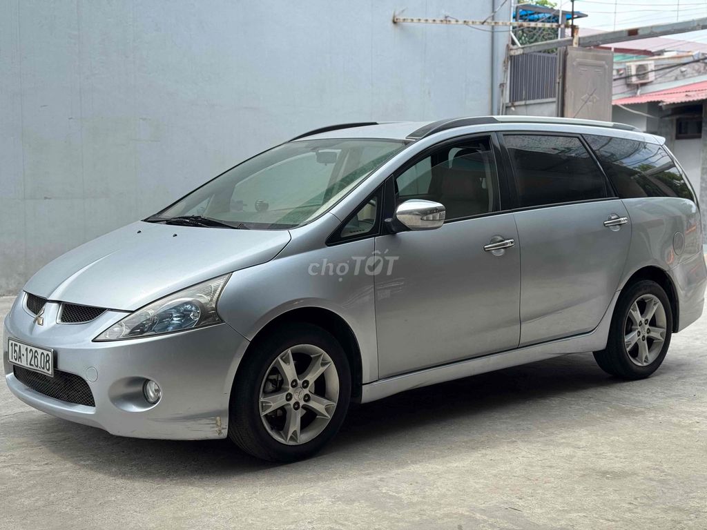 Mitsubishi Grandis 2008 - ảnh 4