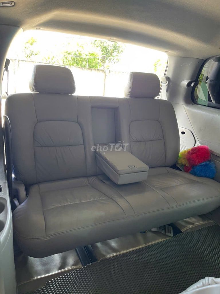 Kia Carnival 2009 - ảnh 2