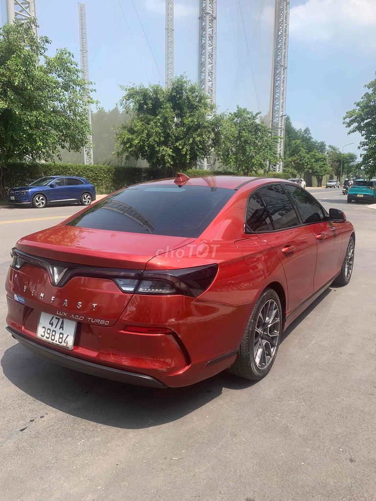 VinFast Lux A2.0 2021 - ảnh 5