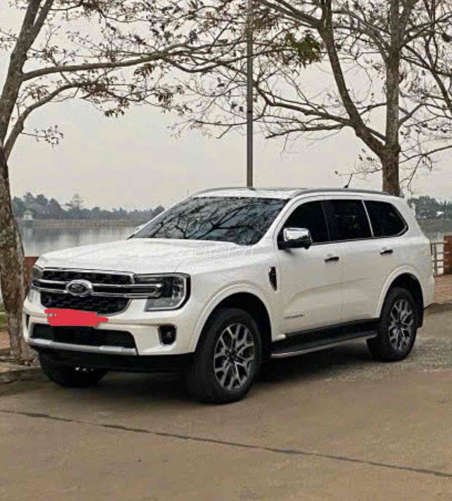 Ford Everest 2023 - ảnh 1