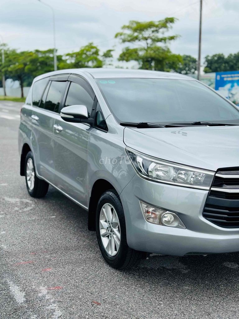 Toyota Innova 2.0E 2016 - ảnh 2