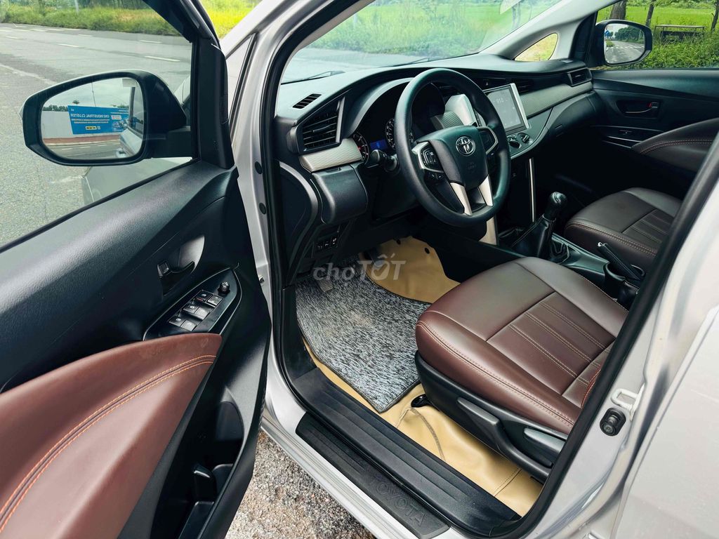 Toyota Innova 2.0E 2016 - ảnh 5