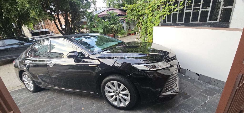 Toyota Camry 2.0G 2019 - ảnh 2