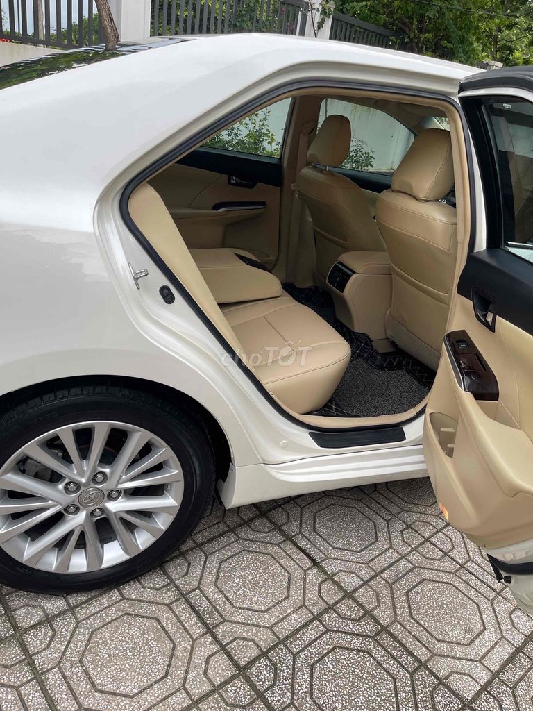 Toyota Camry 2.0E 2018 - ảnh 3