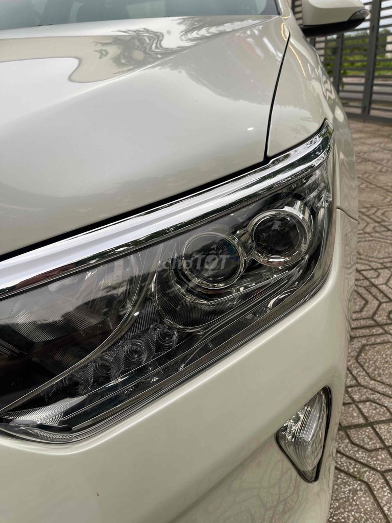 Toyota Camry 2.0E 2018 - ảnh 5