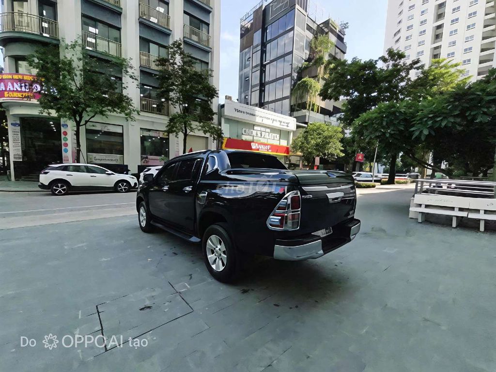 Toyota Hilux 2017 - ảnh 3
