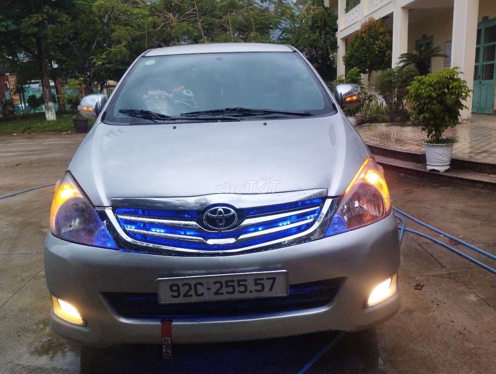 Toyota Innova - ảnh 4