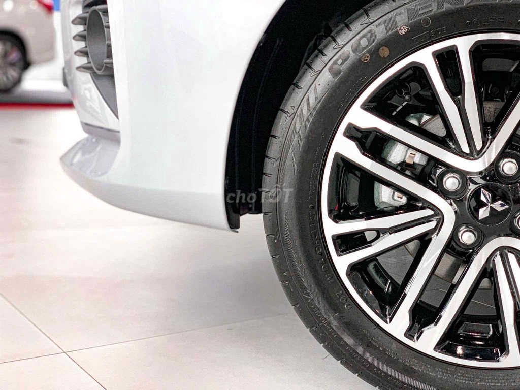 Mitsubishi Attrage 2024 - ảnh 2