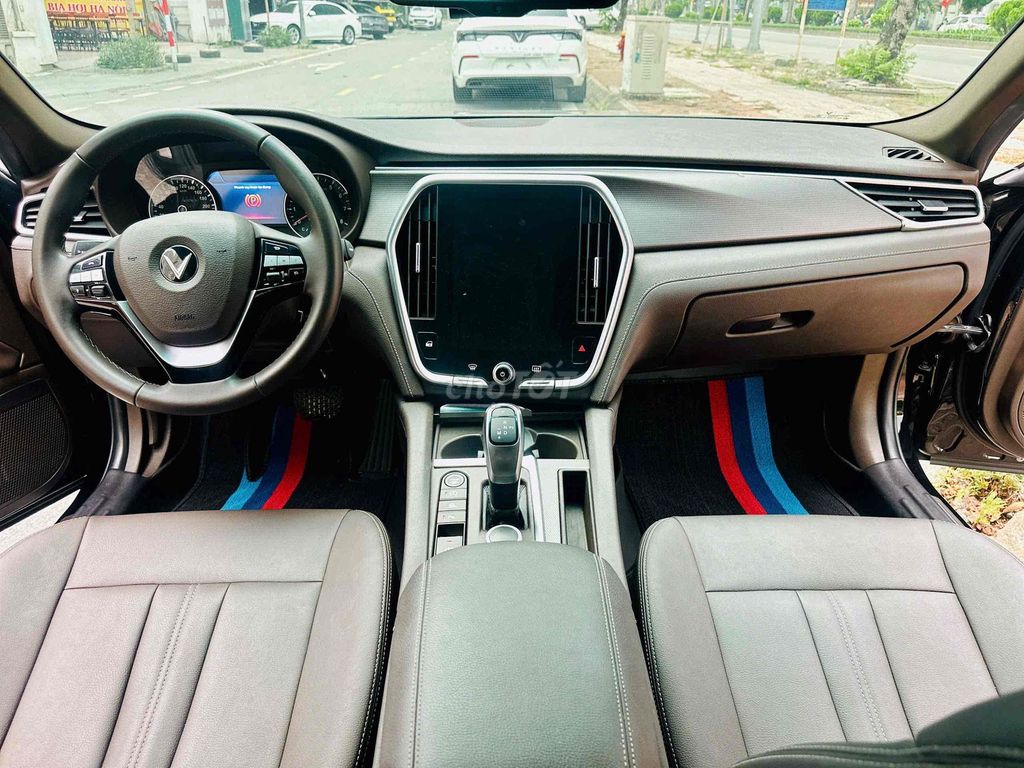 VinFast Lux A2.0 2022 - ảnh 5