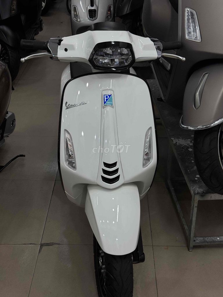 Piaggio Vespa 2021 - ảnh 1