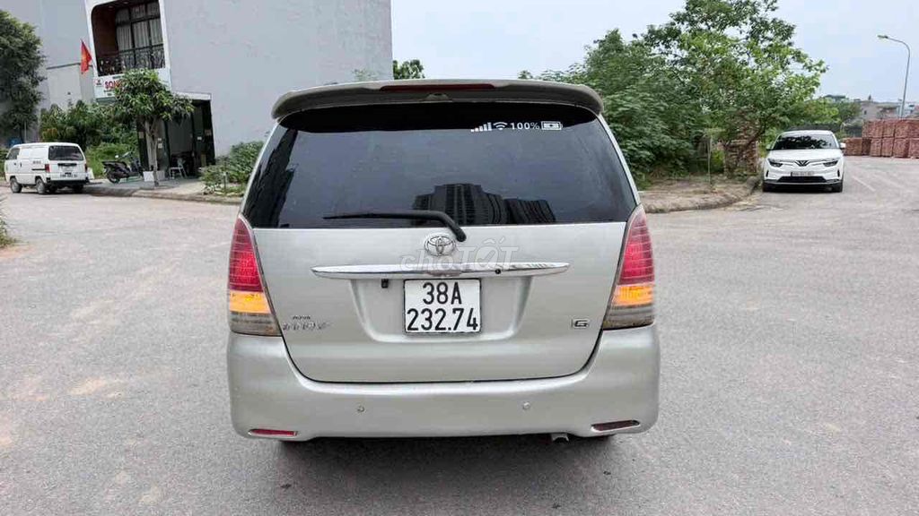 Toyota Innova 2010 - ảnh 3