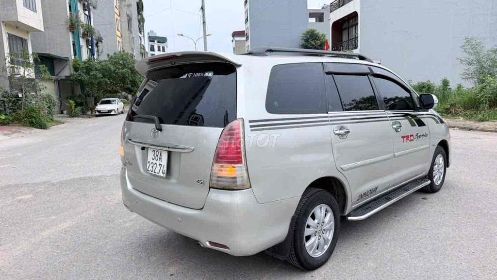 Toyota Innova 2010 - ảnh 5