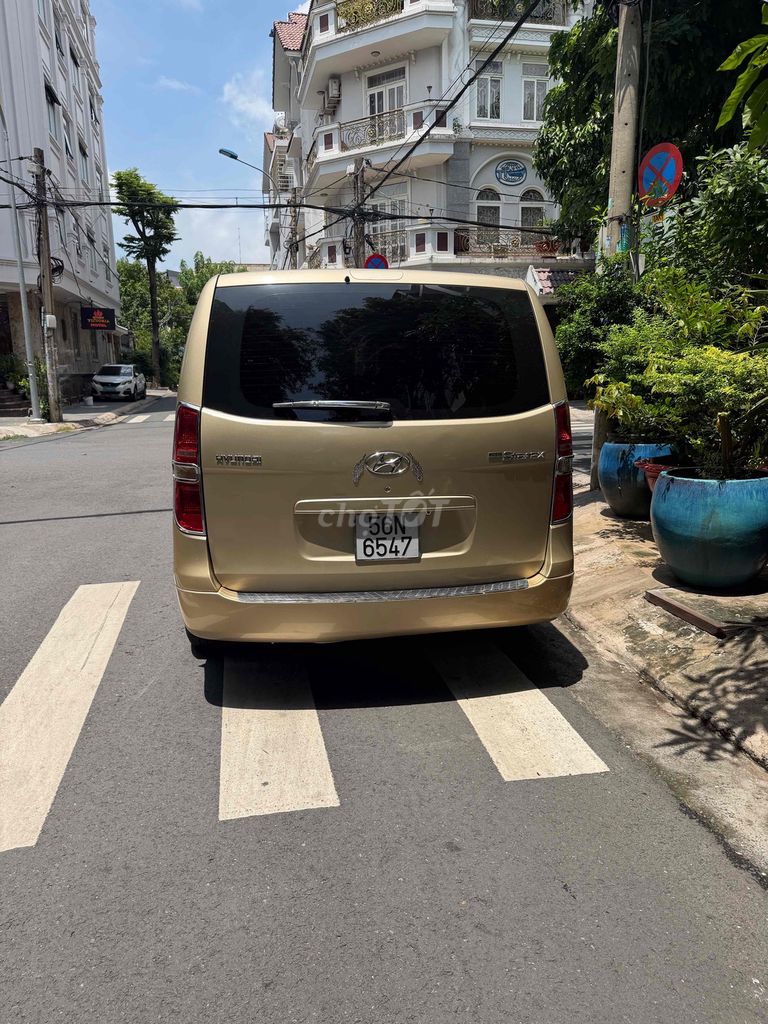 Hyundai Starex 2009 - ảnh 2