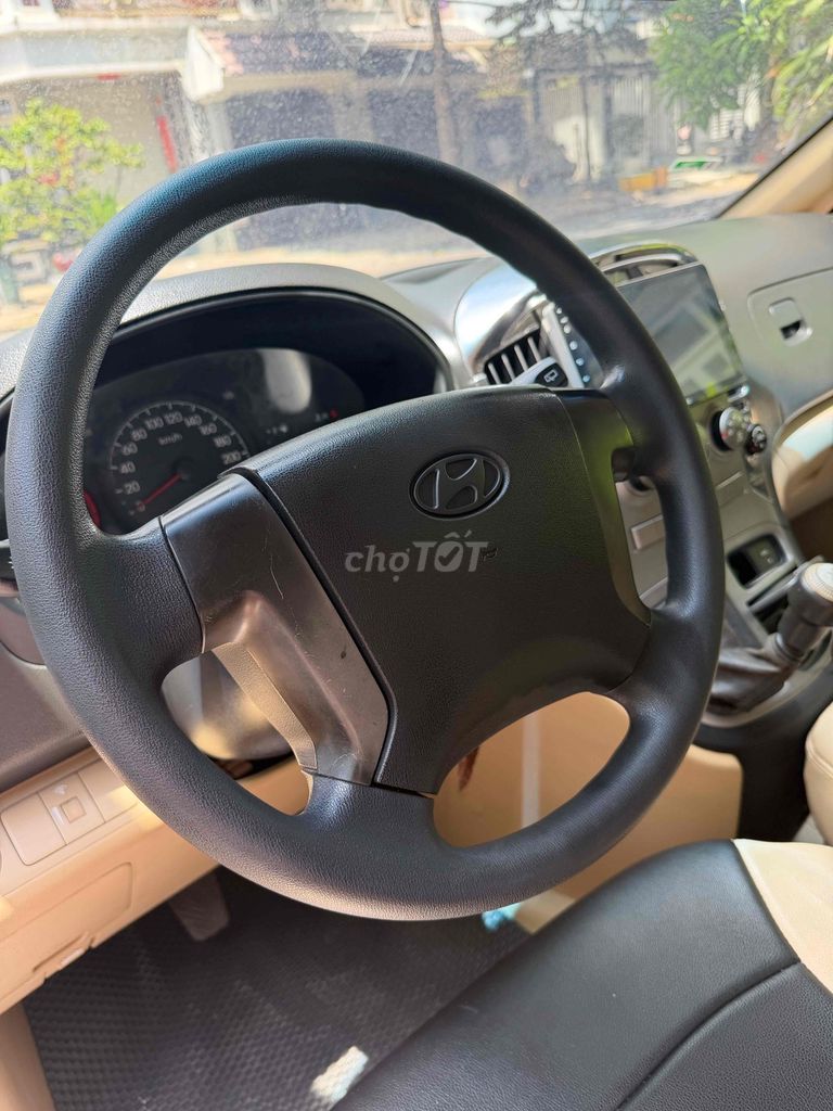 Hyundai Starex 2009 - ảnh 4
