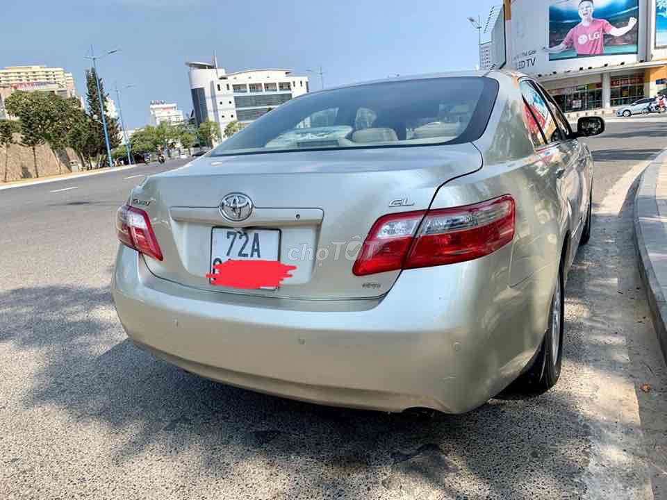 Toyota Camry - ảnh 5