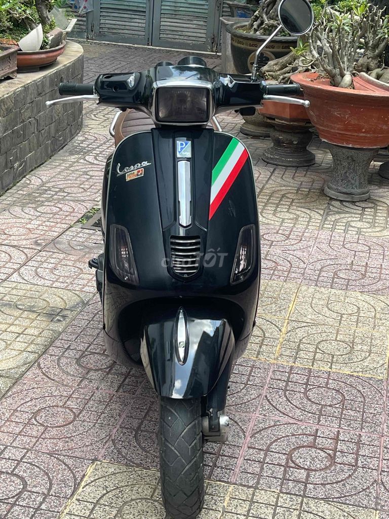 Bán Vespa 2012 - ảnh 1