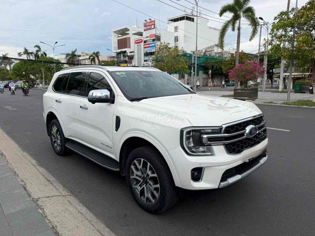 Ford Everest 2025 - ảnh 2