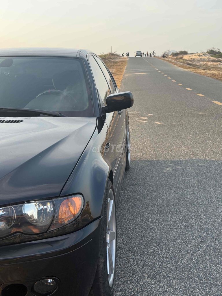 BMW 2004 - ảnh 3