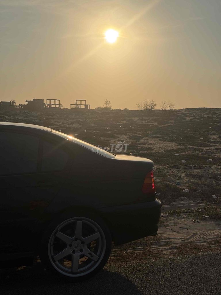 BMW 2004 - ảnh 4