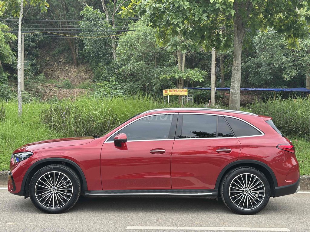 Mercedes-Benz GLC 300 4Matic 2023 - ảnh 3