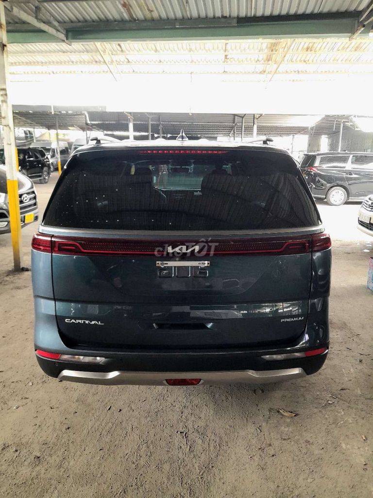 Kia Carnival - ảnh 2