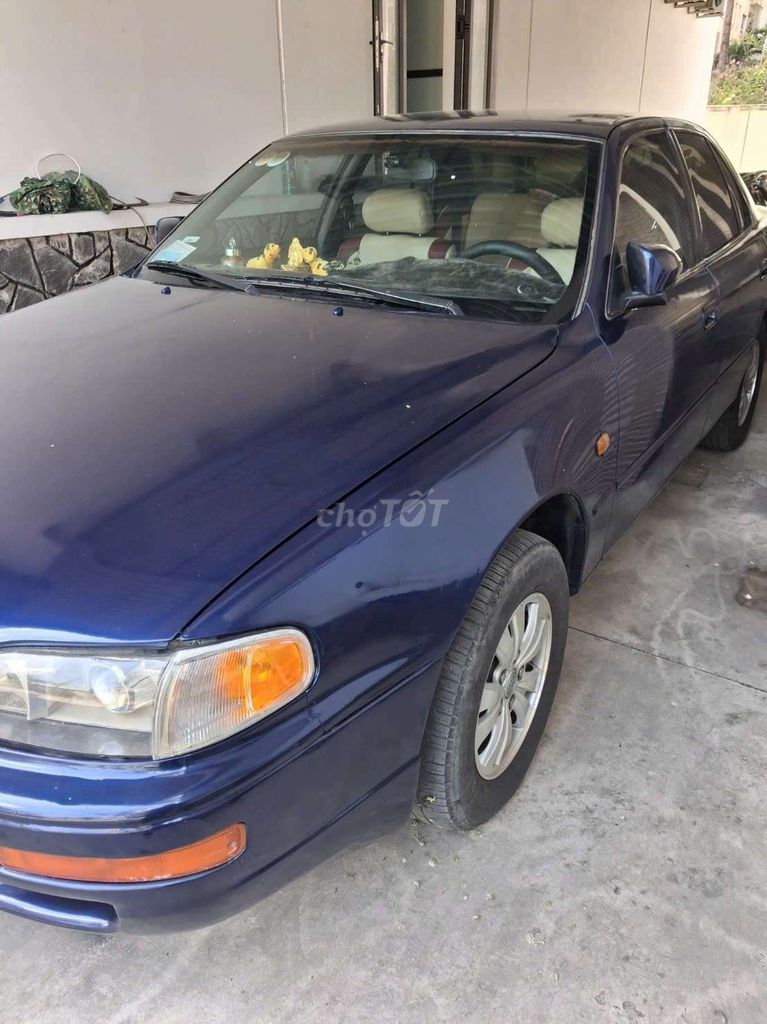 Toyota Camry 1995 - ảnh 1