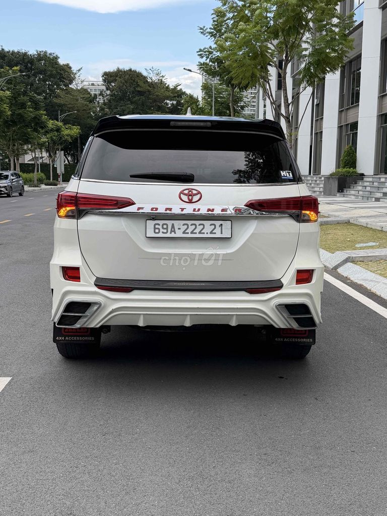 Toyota Fortuner - ảnh 4