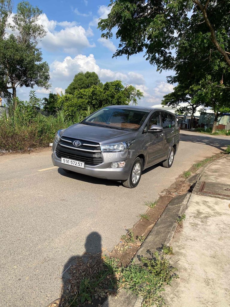 Toyota Innova - ảnh 2