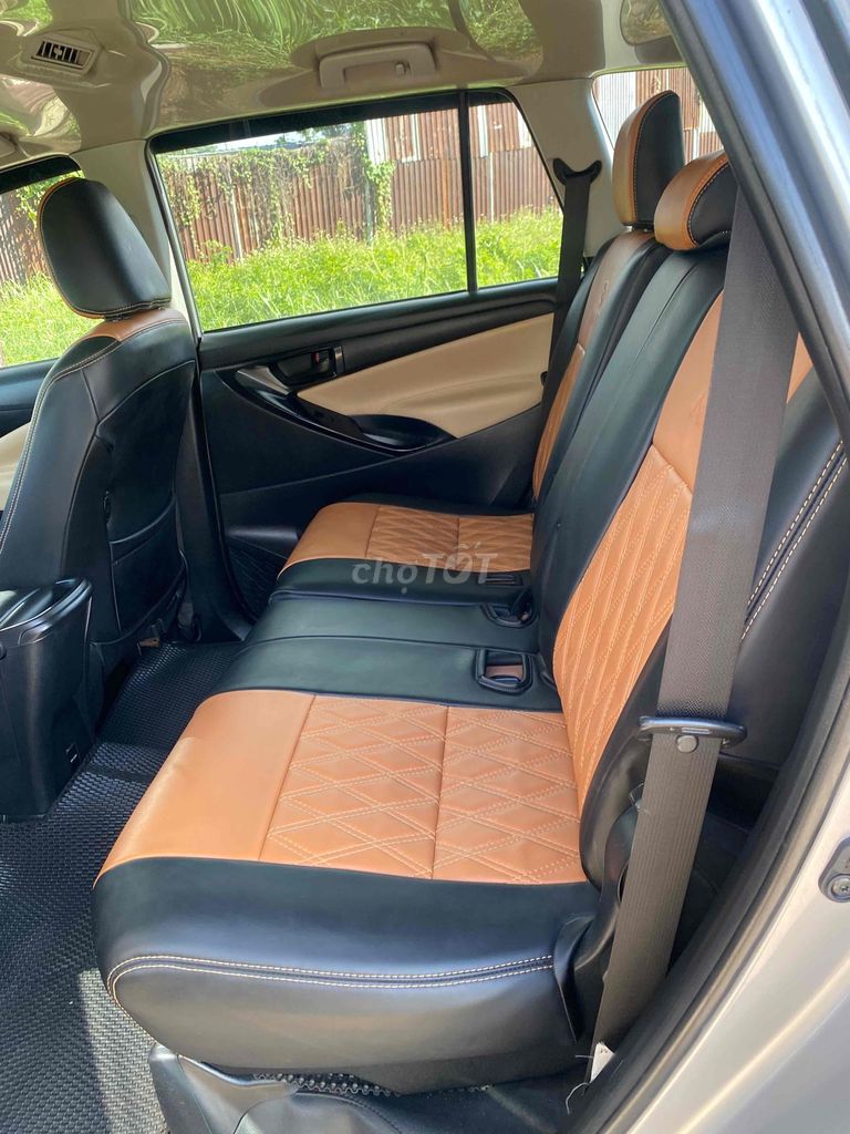 Toyota Innova - ảnh 5