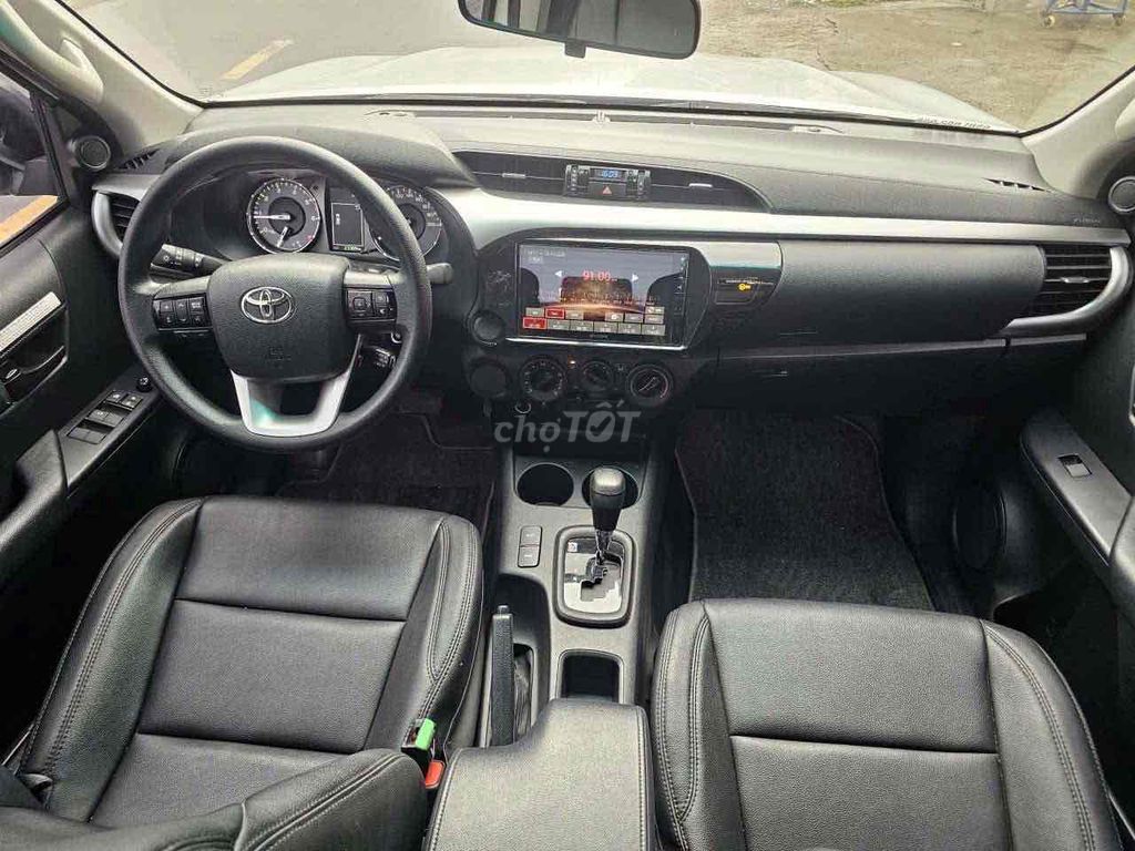 Toyota Hilux - ảnh 5