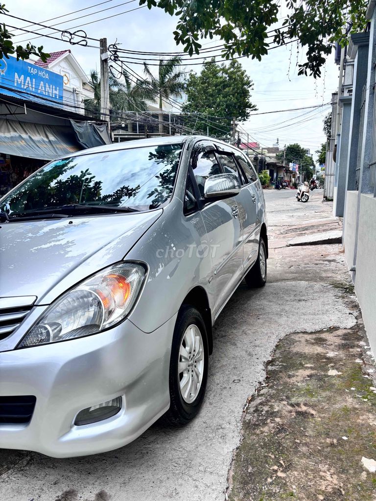 Toyota Innova 2011 - ảnh 2