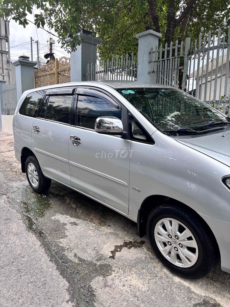 Toyota Innova 2011 - ảnh 4