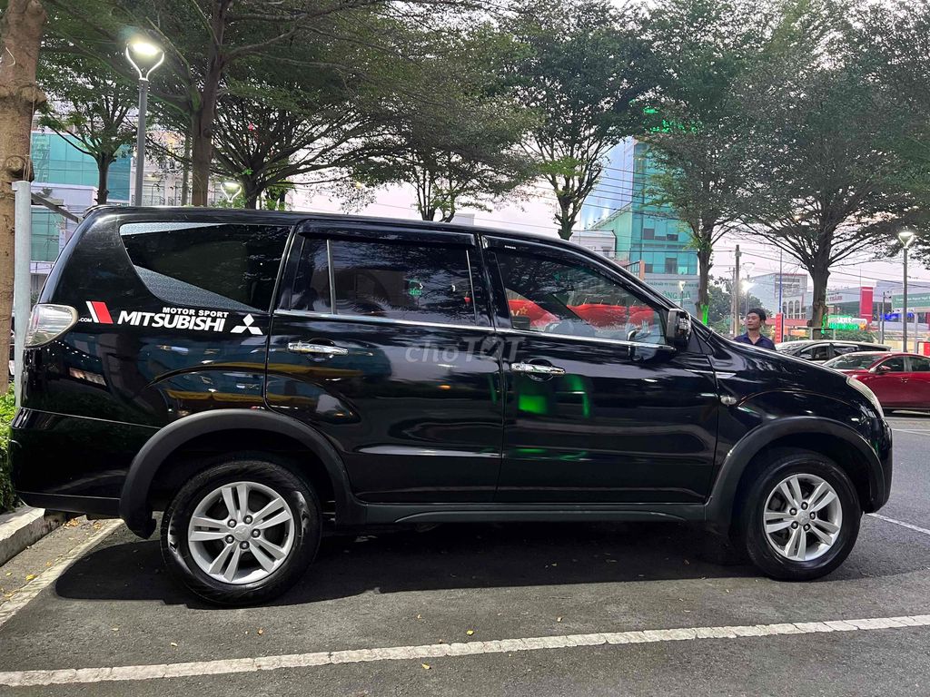 Mitsubishi Zinger 2009 - ảnh 1