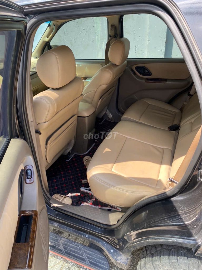 Ford Escape - ảnh 2