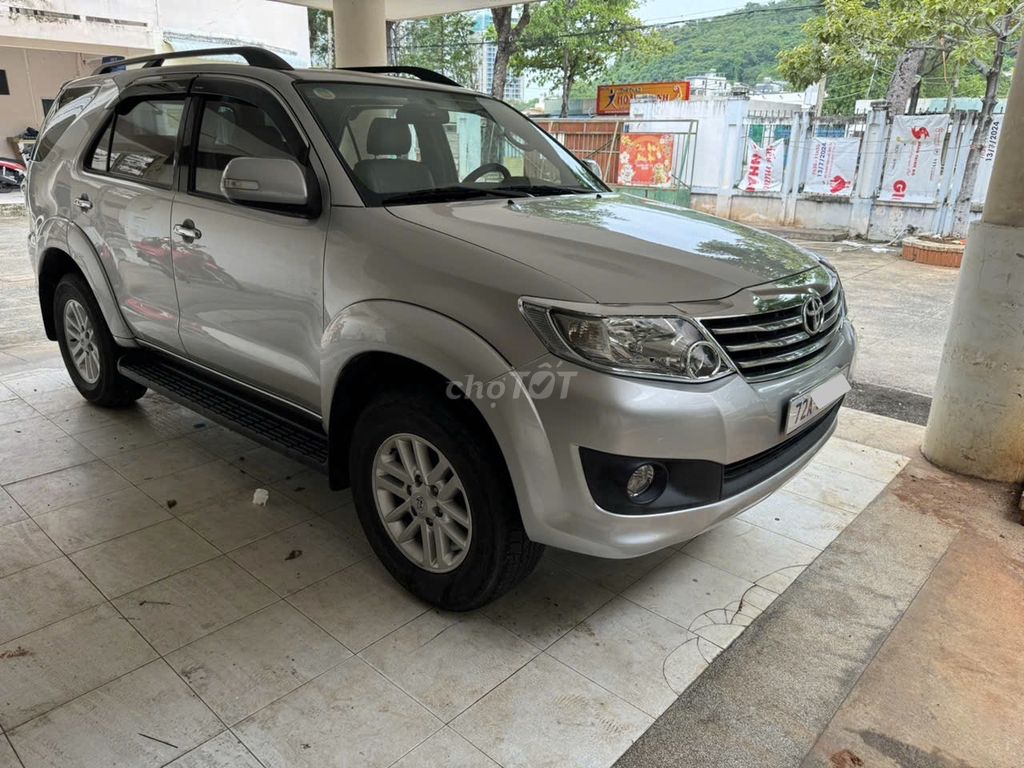 Toyota Fortuner 2012 - ảnh 1