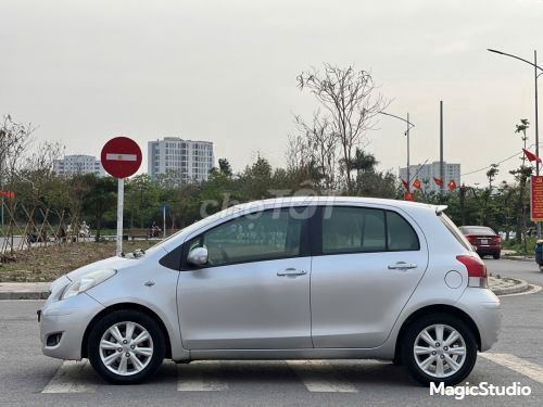 Toyota Yaris 1.3 AT 2010 - ảnh 2
