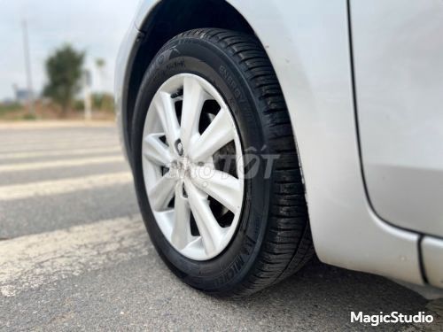 Toyota Yaris 1.3 AT 2010 - ảnh 5