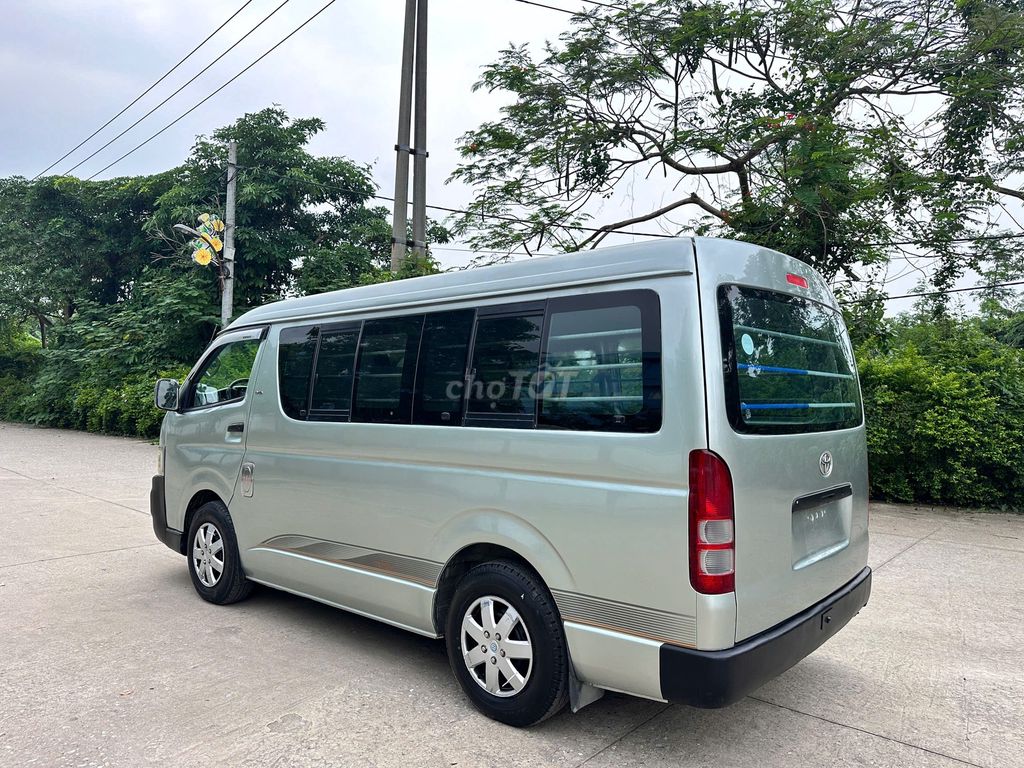 Toyota Hiace 2009 - ảnh 4