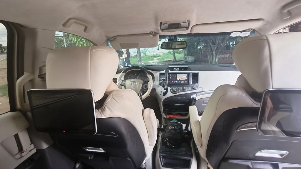 Toyota Sienna 2010 - ảnh 1