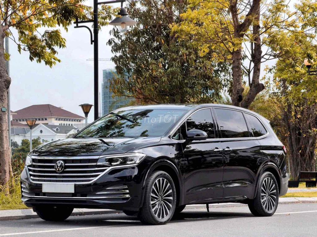 Volkswagen Viloran - ảnh 1