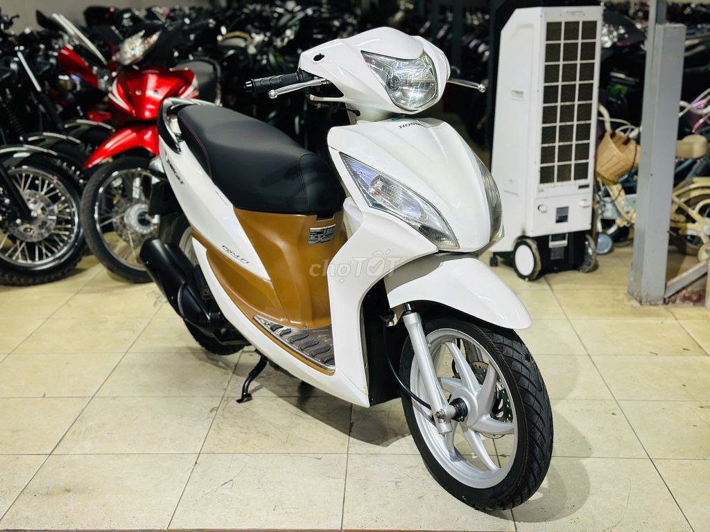 XE M 2012 - ảnh 1