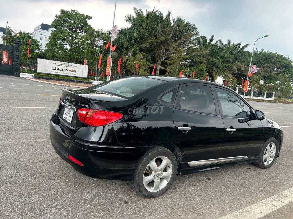 Hyundai Avante - ảnh 2