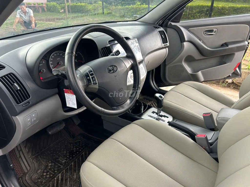 Hyundai Avante - ảnh 3