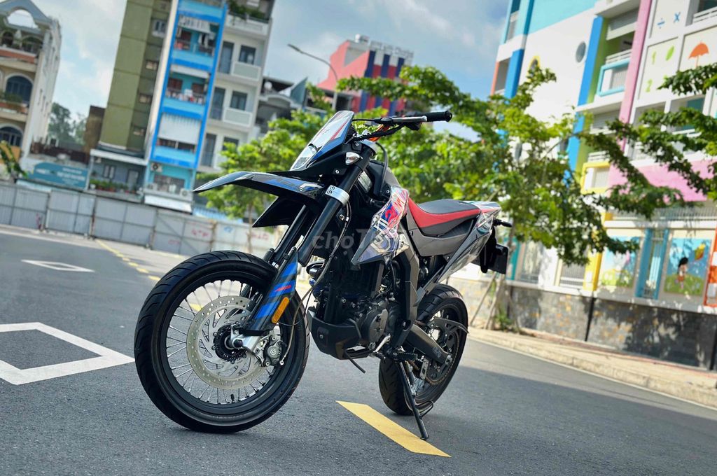 Aprilia 2022 - ảnh 1