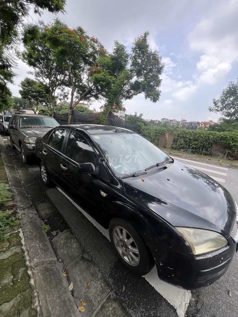 Ford Focus - ảnh 1